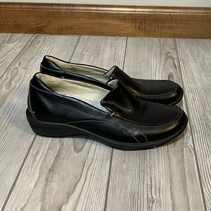 LizSport by Liz Claiborne Womens Remix  Size 8 M Black Slip On Comfort Loafers